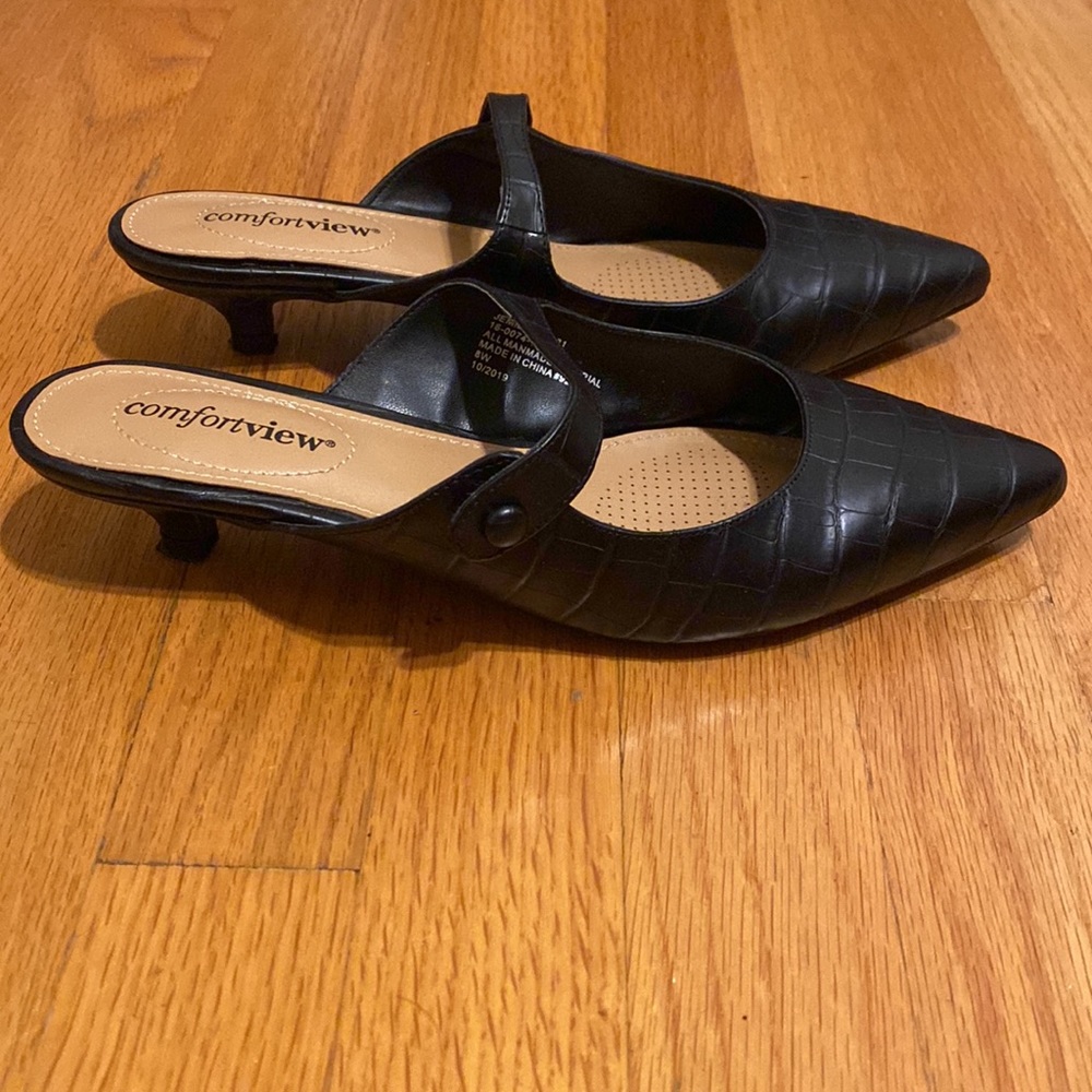 Black Pointy Mules Tiny Heel Size 8W